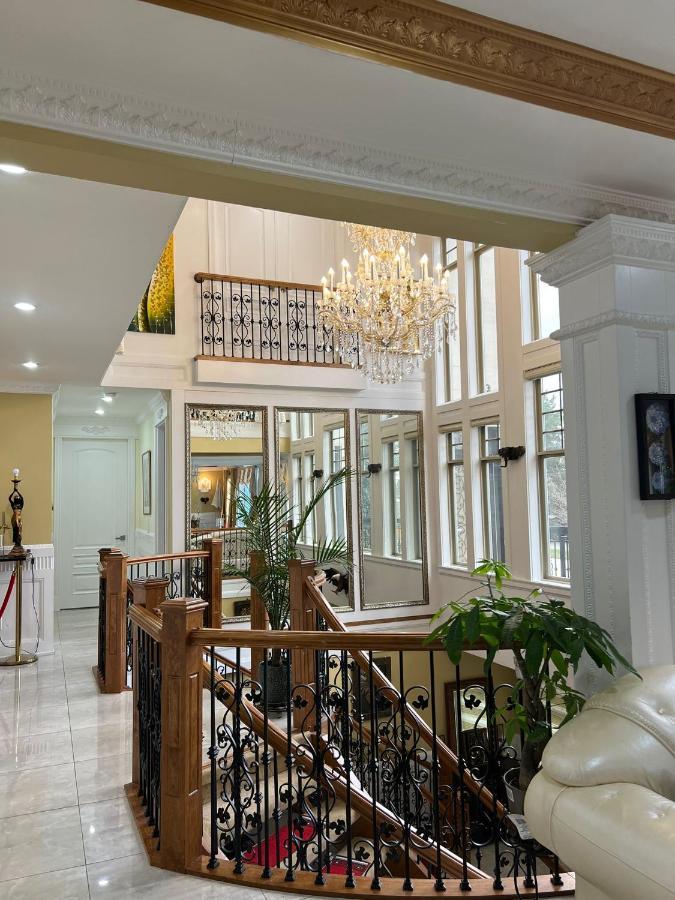 Empire Palace Surrey Exterior foto